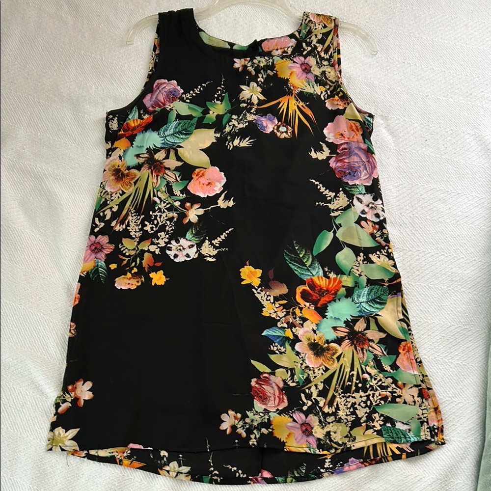Floral Sleeveless top - Picture 3 of 4